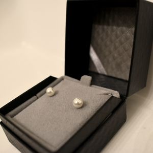 Pearl earrings